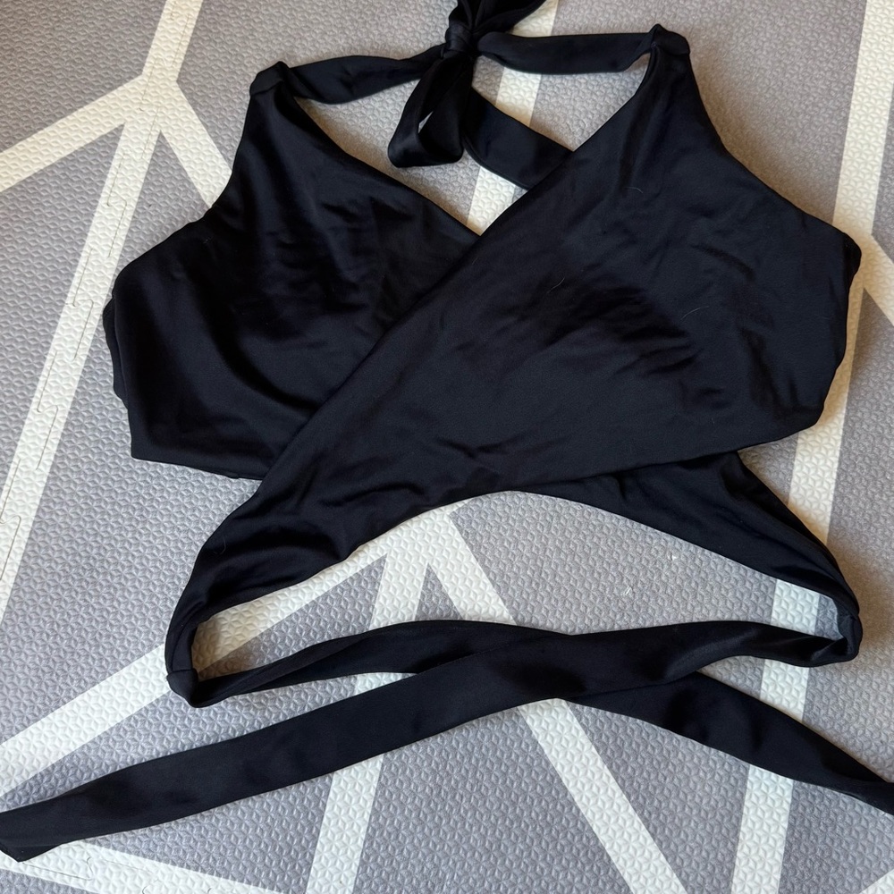 Athleta Black criss cross bra swim top